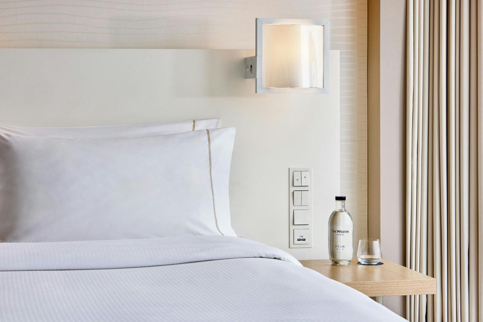 더 웨스틴 함부르크 함브루크 외부 사진 A wall-mounted light